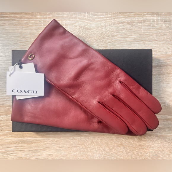 NEW w/ TAG Authentic Coach Leather Tech Gloves (Wine) - Picture 1 of 4